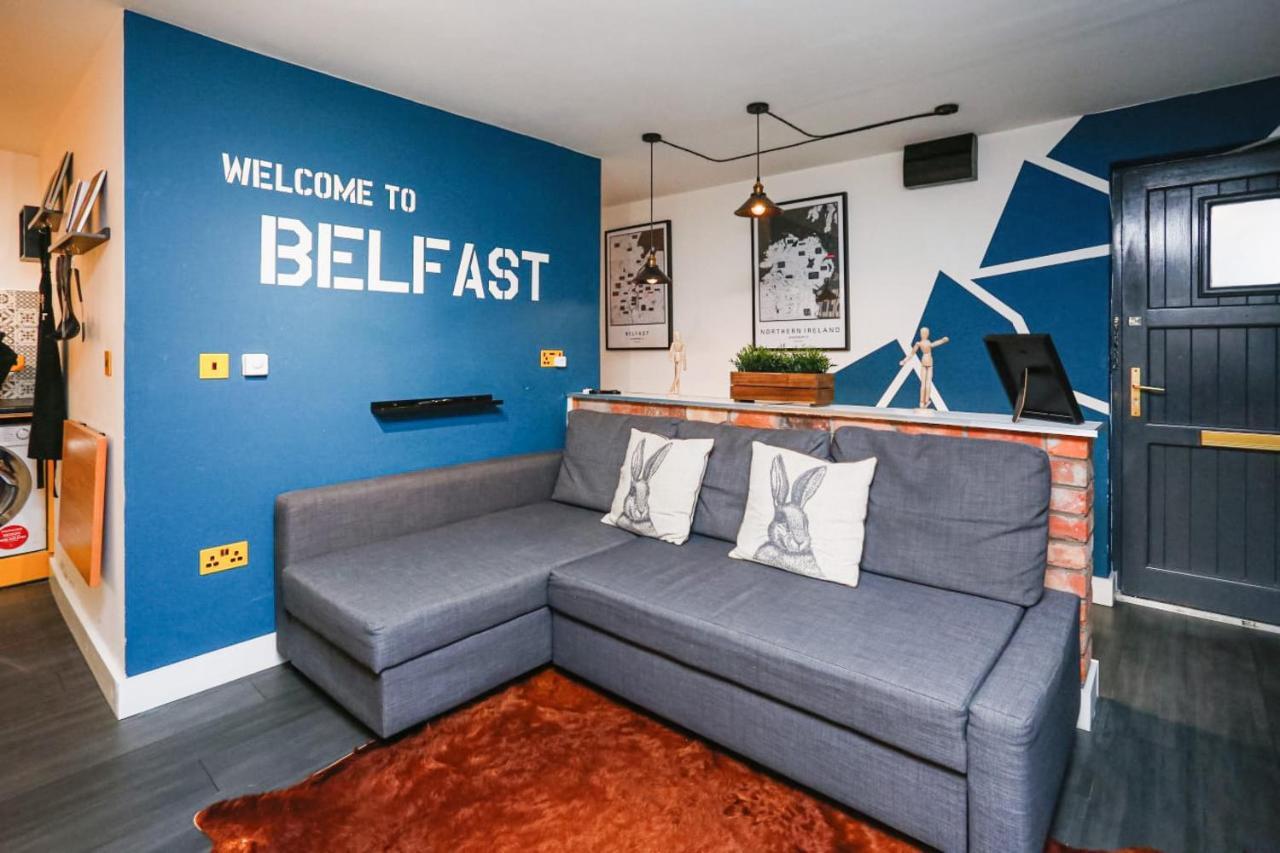 Funky City Apartment - Secure Parking - Wifi - Sleeps 6 - No Parties Belfast Exterior foto