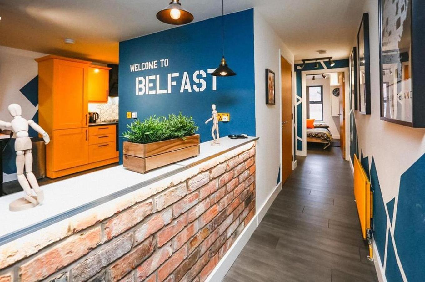 Funky City Apartment - Secure Parking - Wifi - Sleeps 6 - No Parties Belfast Exterior foto